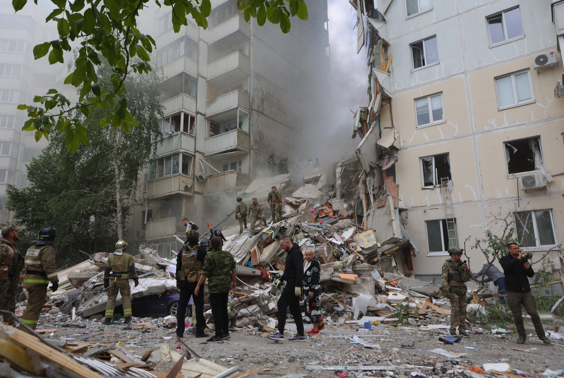 В Белгороде ВСУ ударили по жилому дому: 15 погибших, 27 раненых