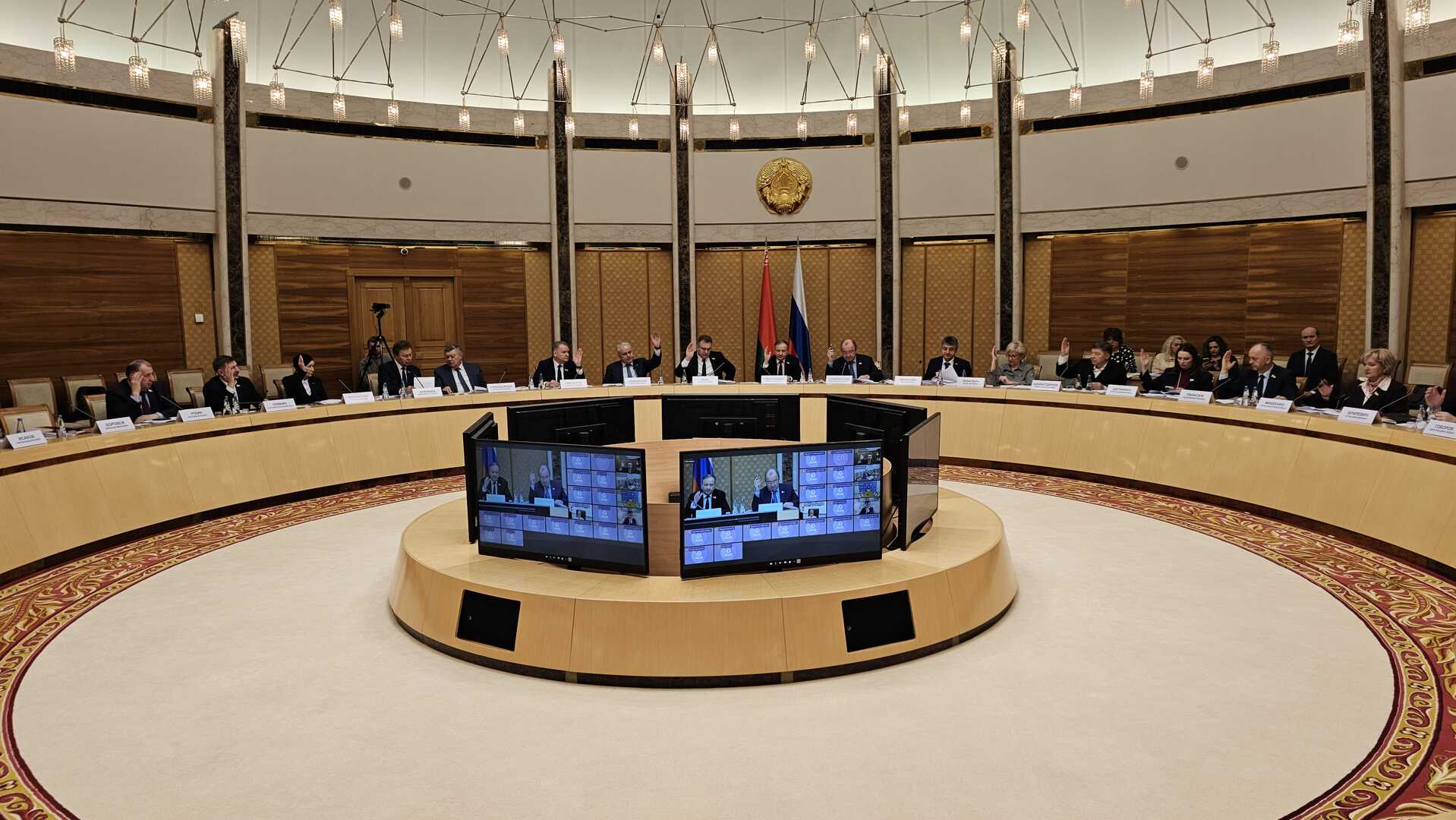 Проект бюджета Союзного государства на 2026 год: профициту быть