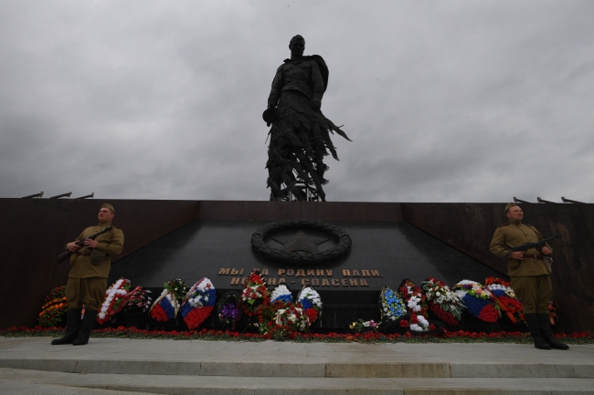 Я убит подо Ржевом…