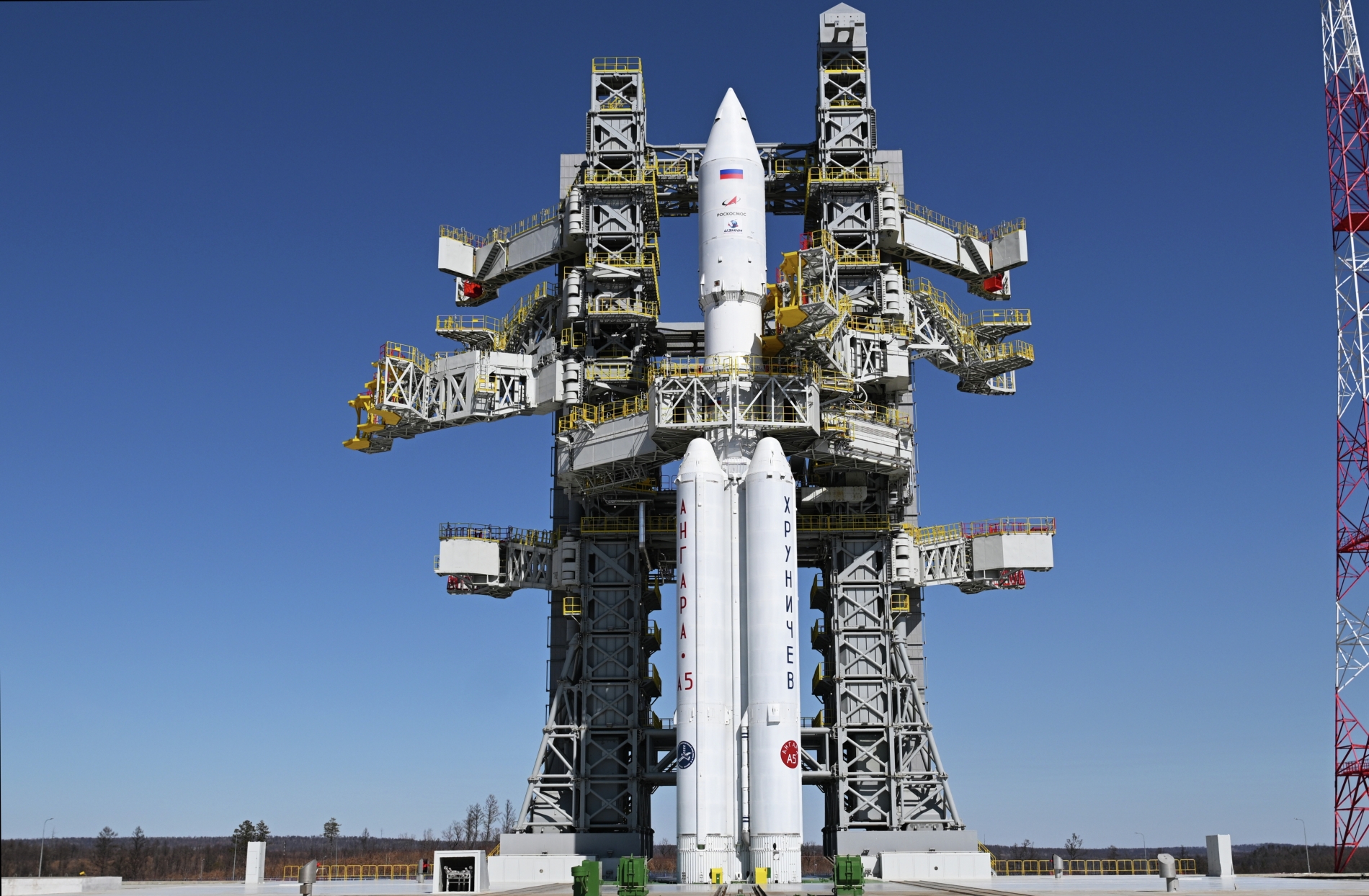 Старт первой ракеты "Ангара-А5" с Восточного отложен на день