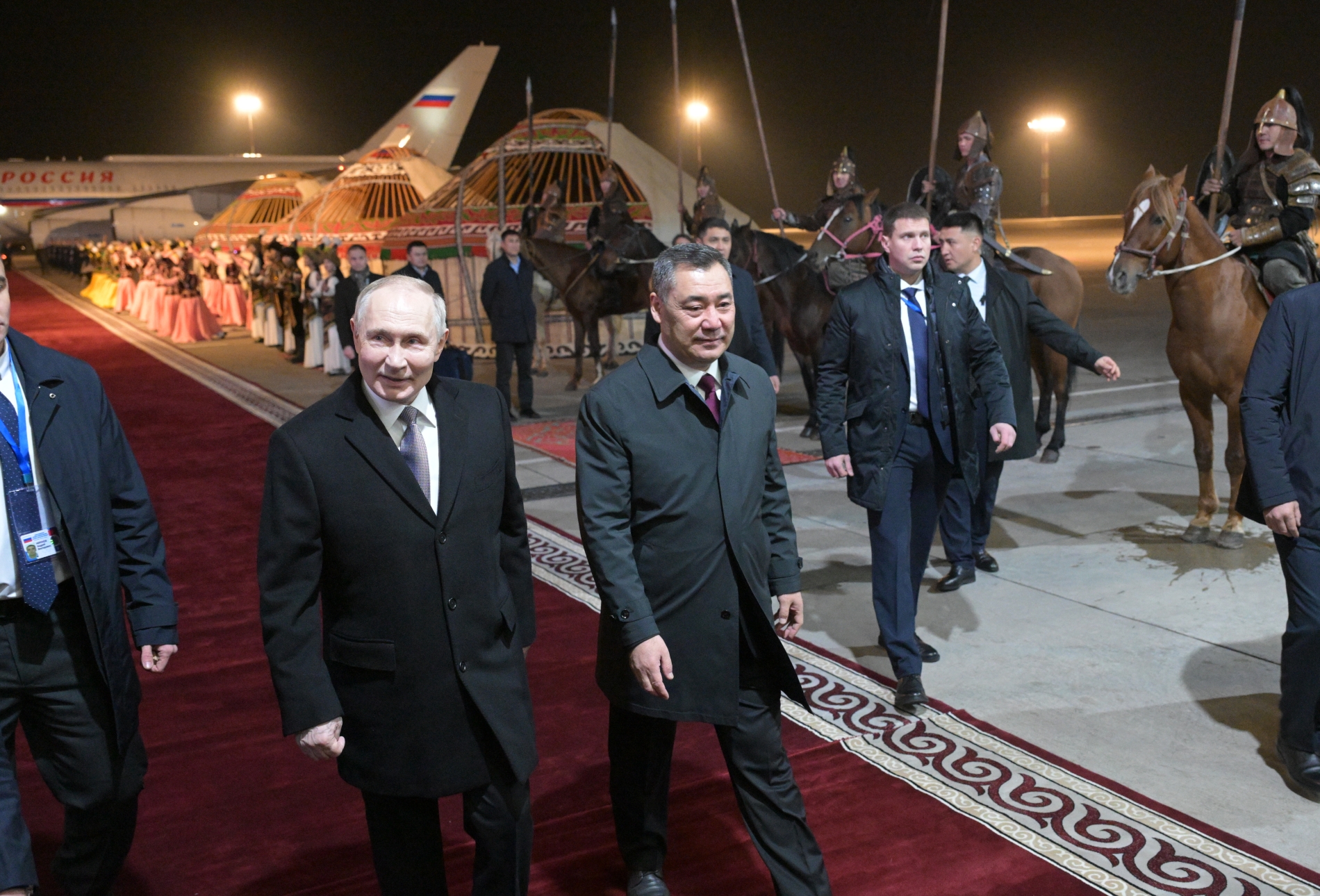 Путин прилетел в Киргизию с трехдневным визитом