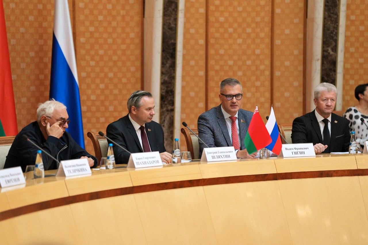 Круглый стол "Диалог поколений": киноиндустрия СГ в фокусе обсуждения