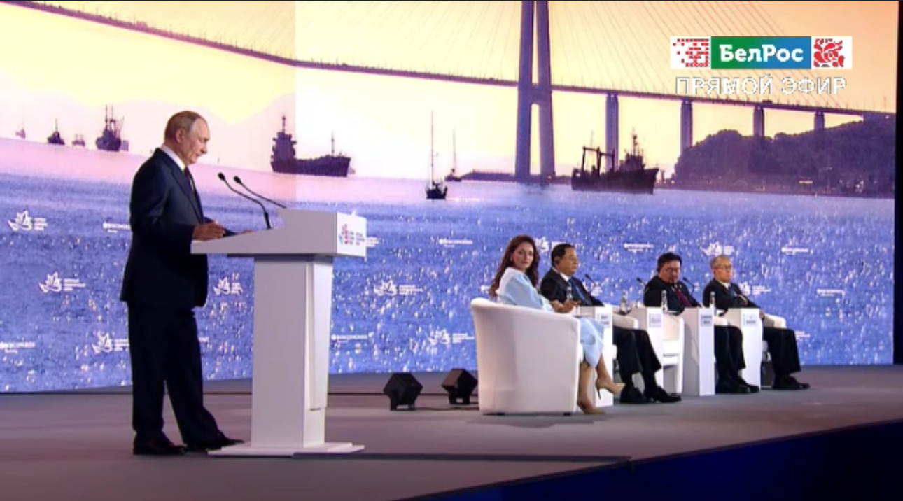 Путин: российские финвласти, Правительство РФ и ЦБ ведут себя профессионально