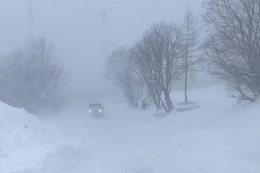 Камчатку завалило снегом